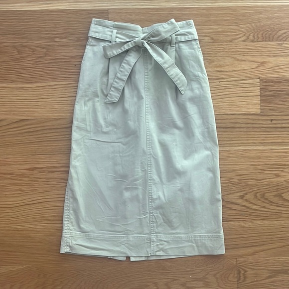 Uniqlo khaki pencil skirt with belt - Picture 1 of 3